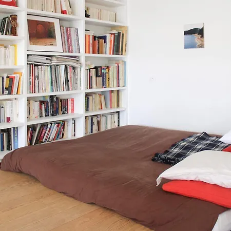 Spacious Cocoon With A Terrace View On The Canal Parigi